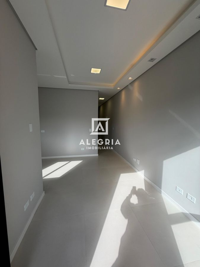 Linda Casa Contendo 03 Dormitórios no Jardim Cruzeiro em São José dos Pinhais