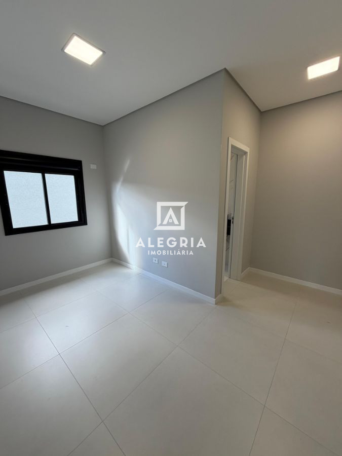 Linda Casa Contendo 03 Dormitórios no Jardim Cruzeiro em São José dos Pinhais