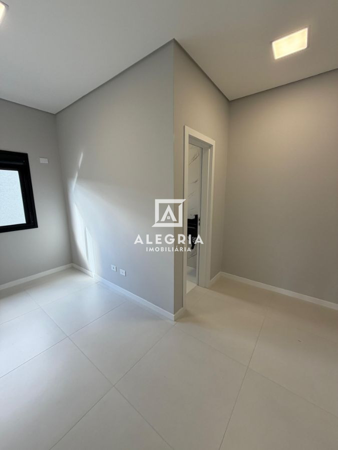 Linda Casa Contendo 03 Dormitórios no Jardim Cruzeiro em São José dos Pinhais