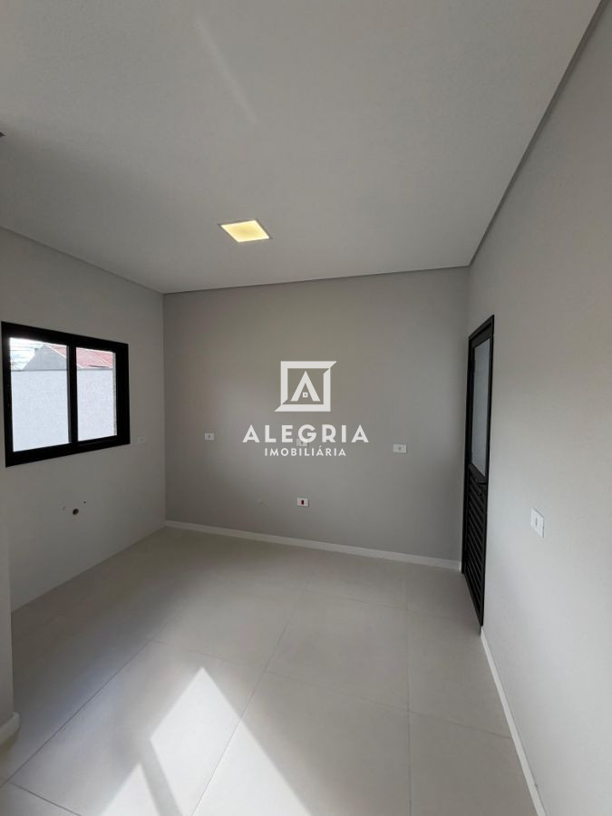 Linda Casa Contendo 03 Dormitórios no Jardim Cruzeiro em São José dos Pinhais