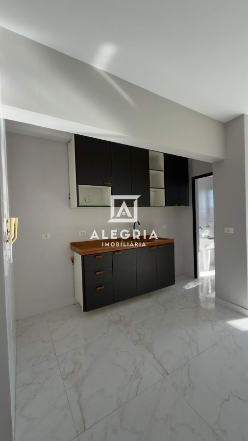 Lindo Apartamento no Centro Contendo 03 Dormitórios Sendo 01 Suite e 02 Vagas em São José dos Pinhais