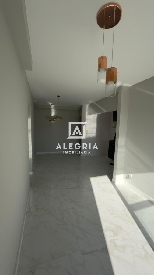 Lindo Apartamento no Centro Contendo 03 Dormitórios Sendo 01 Suite e 02 Vagas em São José dos Pinhais