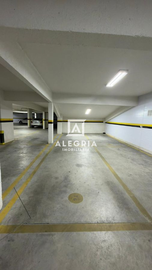 Lindo Apartamento no Centro Contendo 03 Dormitórios Sendo 01 Suite e 02 Vagas em São José dos Pinhais