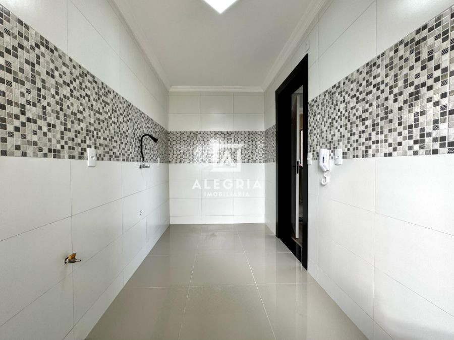 Lindo Apartamento Reformando Contendo 02 Dormitórios no Guatupe em São José dos Pinhais