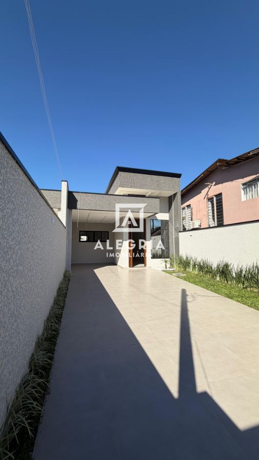Linda Casa Contendo 03 Dormitórios Sendo 01 Suite na Cidade Jardim em São José dos Pinhais
