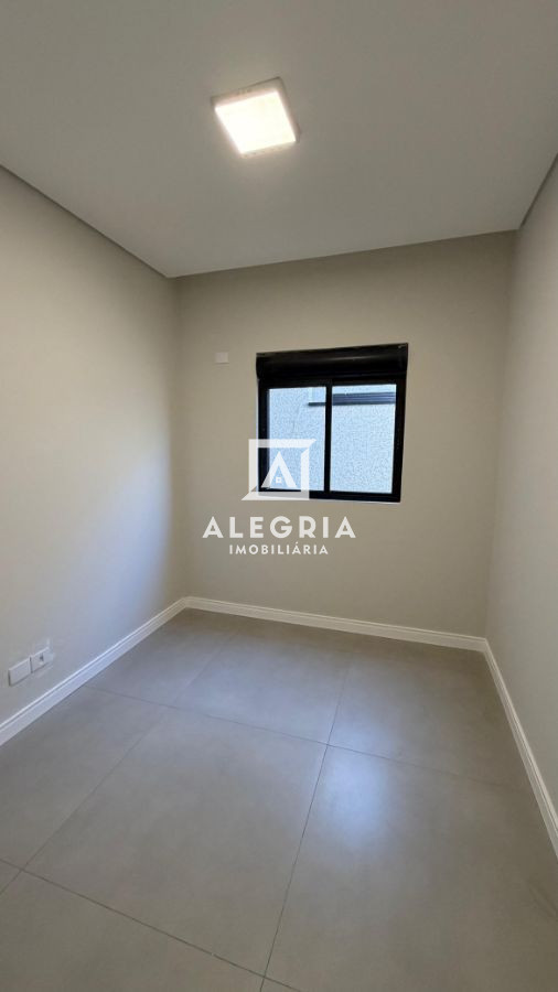 Linda Casa Contendo 03 Dormitórios Sendo 01 Suite na Cidade Jardim em São José dos Pinhais