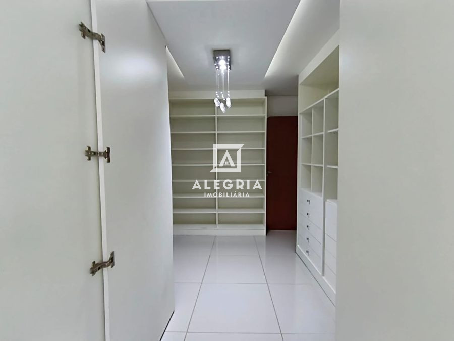Linda Casa com Atico Contendo 03 Dormitórios Sendo 01 Suite e Hidromassagem na Colonia Rio Grande em São José dos Pinhais