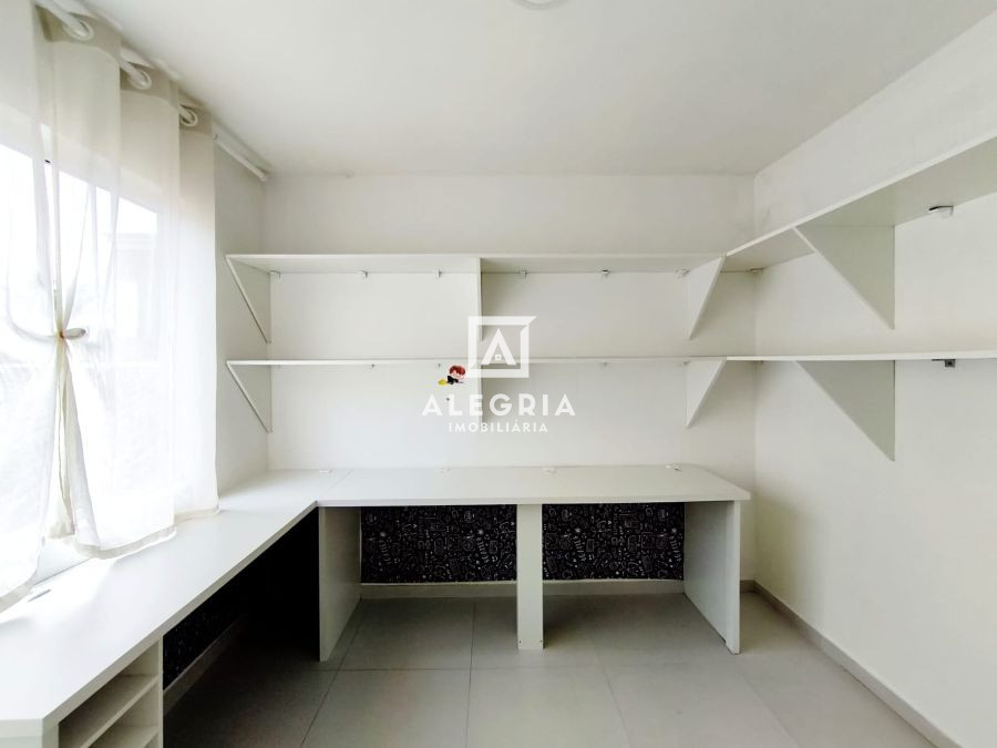 Linda Casa com Atico Contendo 03 Dormitórios Sendo 01 Suite e Hidromassagem na Colonia Rio Grande em São José dos Pinhais