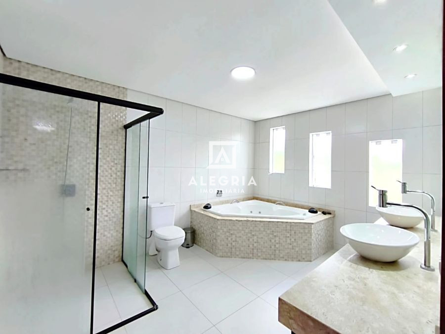 Linda Casa com Atico Contendo 03 Dormitórios Sendo 01 Suite e Hidromassagem na Colonia Rio Grande em São José dos Pinhais