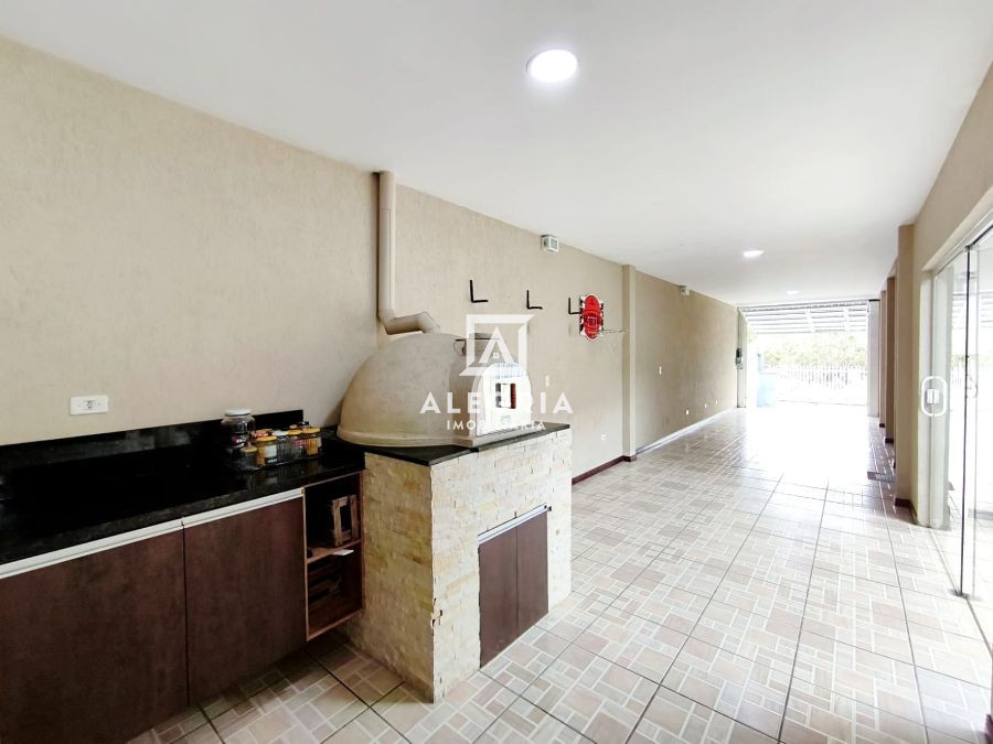 Linda Casa com Atico Contendo 03 Dormitórios Sendo 01 Suite e Hidromassagem na Colonia Rio Grande em São José dos Pinhais