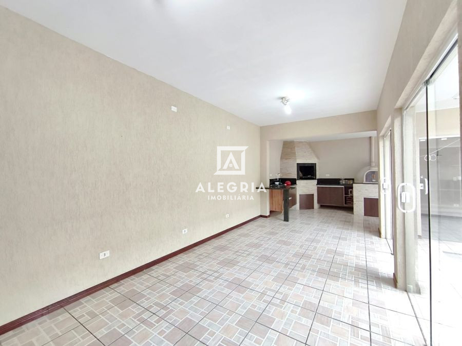 Linda Casa com Atico Contendo 03 Dormitórios Sendo 01 Suite e Hidromassagem na Colonia Rio Grande em São José dos Pinhais