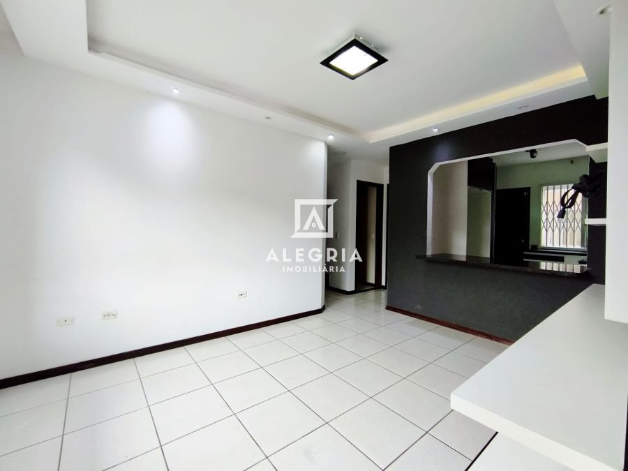 Linda Casa com Atico Contendo 03 Dormitórios Sendo 01 Suite e Hidromassagem na Colonia Rio Grande em São José dos Pinhais