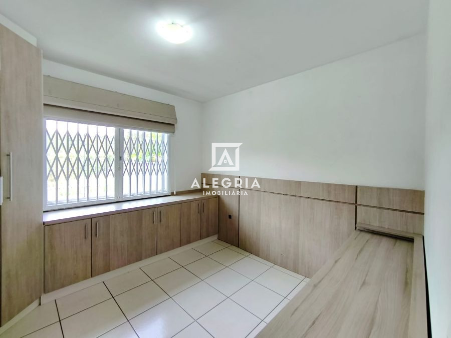 Linda Casa com Atico Contendo 03 Dormitórios Sendo 01 Suite e Hidromassagem na Colonia Rio Grande em São José dos Pinhais