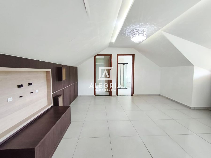 Linda Casa com Atico Contendo 03 Dormitórios Sendo 01 Suite e Hidromassagem na Colonia Rio Grande em São José dos Pinhais