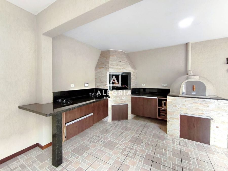 Linda Casa com Atico Contendo 03 Dormitórios Sendo 01 Suite e Hidromassagem na Colonia Rio Grande em São José dos Pinhais