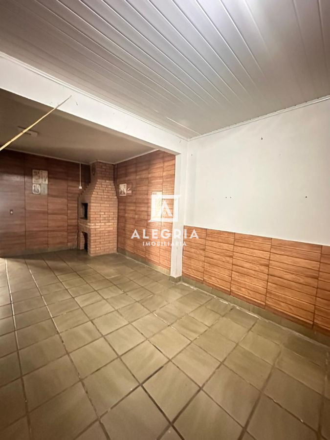 Linda casa 3 Dormitórios sendo uma suíte no bairro Costeira em São José dos Pinhais