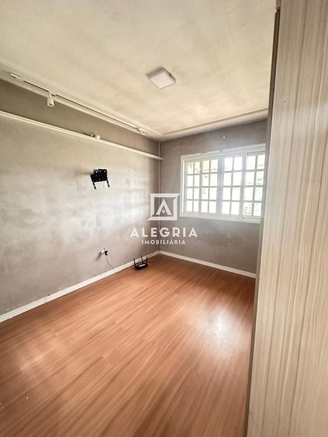 Linda casa 3 Dormitórios sendo uma suíte no bairro Costeira em São José dos Pinhais