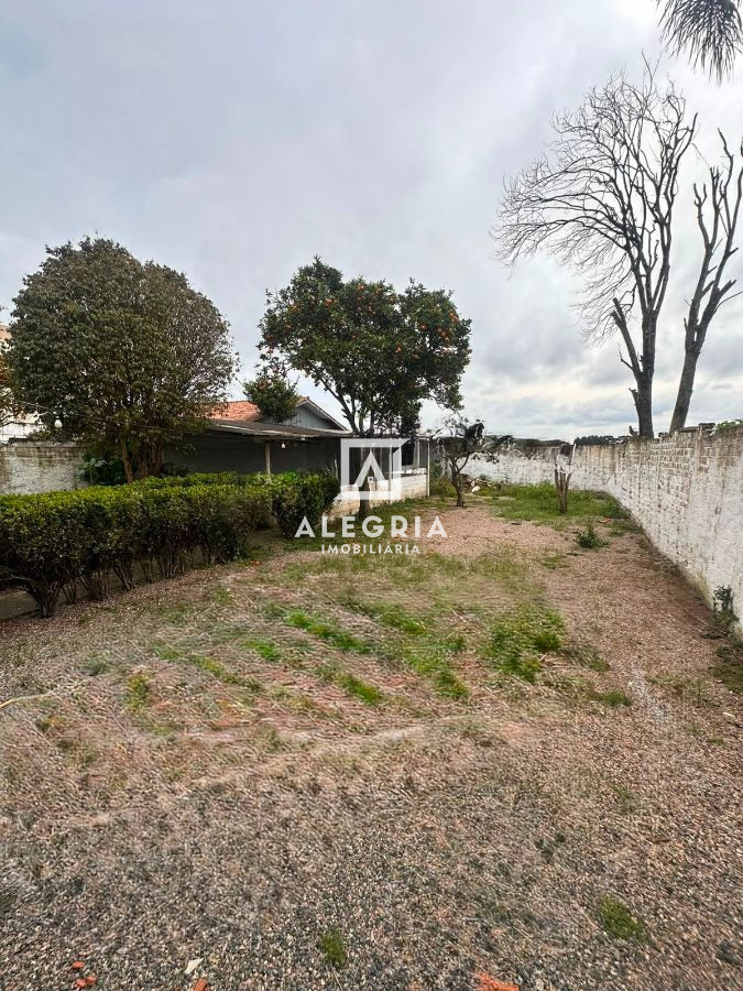 Linda casa 3 Dormitórios sendo uma suíte no bairro Costeira em São José dos Pinhais