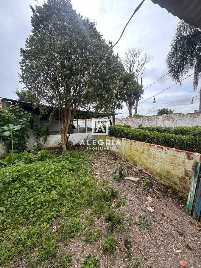 Linda casa 3 Dormitórios sendo uma suíte no bairro Costeira em São José dos Pinhais