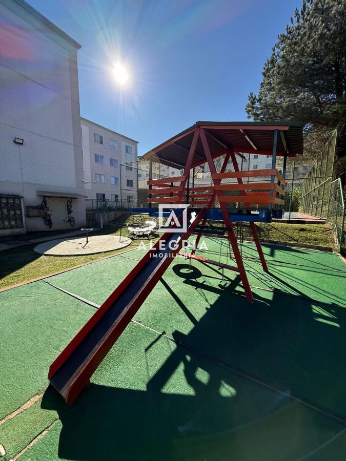 Apartamento terreo no bairro Colonia Rio Grande em São José dos Pinhais