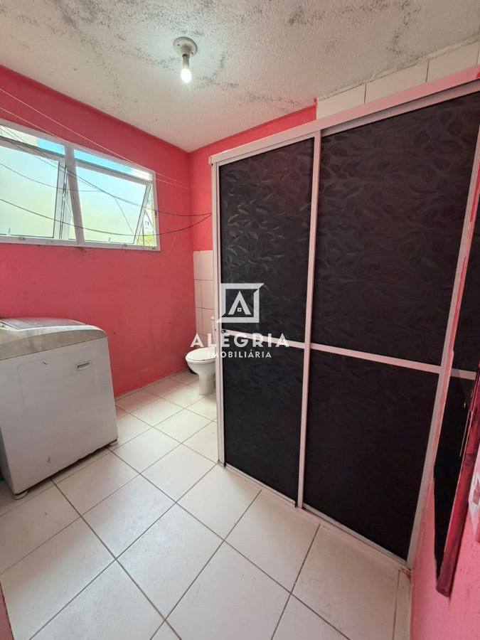 Apartamento terreo no bairro Colonia Rio Grande em São José dos Pinhais