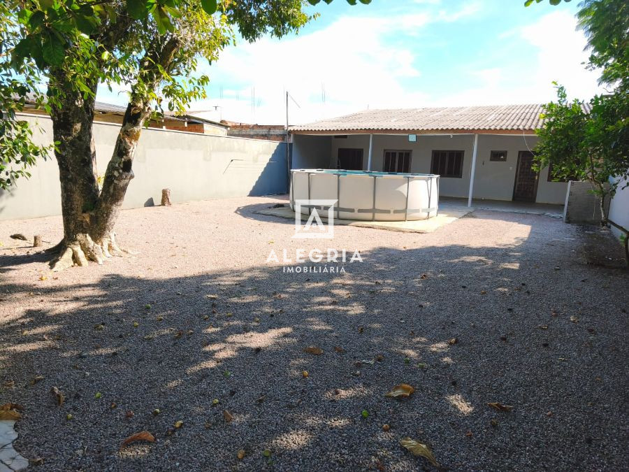 Casa térrea com estrutura para sobrado 3 dormitórios a 2 quadras da praia em Guaratuba