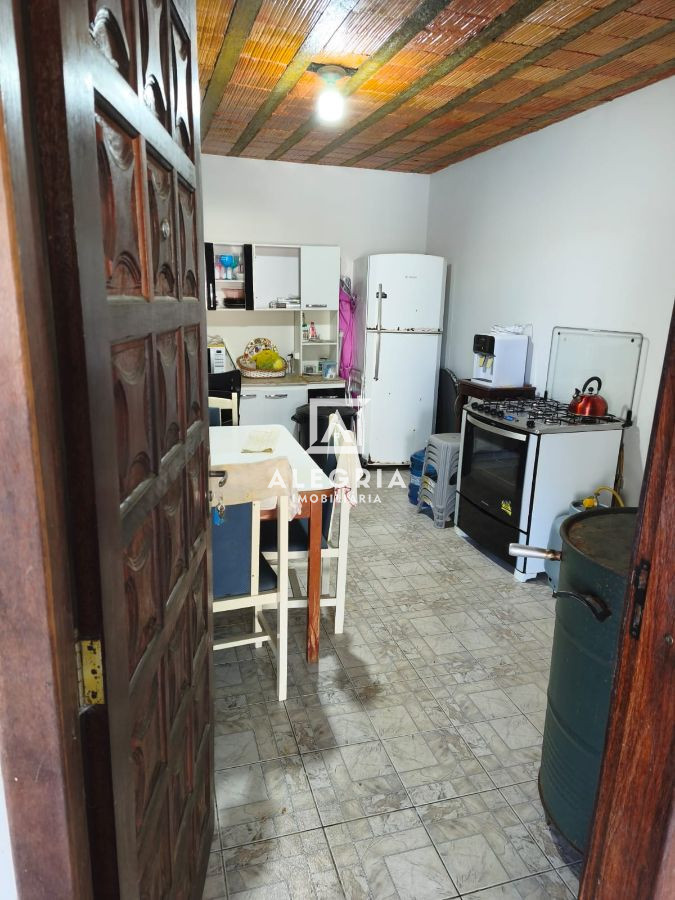 Casa térrea com estrutura para sobrado 3 dormitórios a 2 quadras da praia em Guaratuba