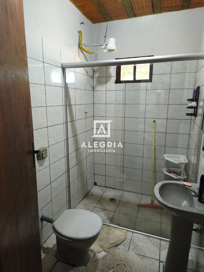Casa térrea com estrutura para sobrado 3 dormitórios a 2 quadras da praia em Guaratuba