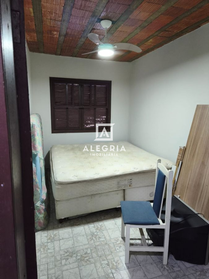 Casa térrea com estrutura para sobrado 3 dormitórios a 2 quadras da praia em Guaratuba