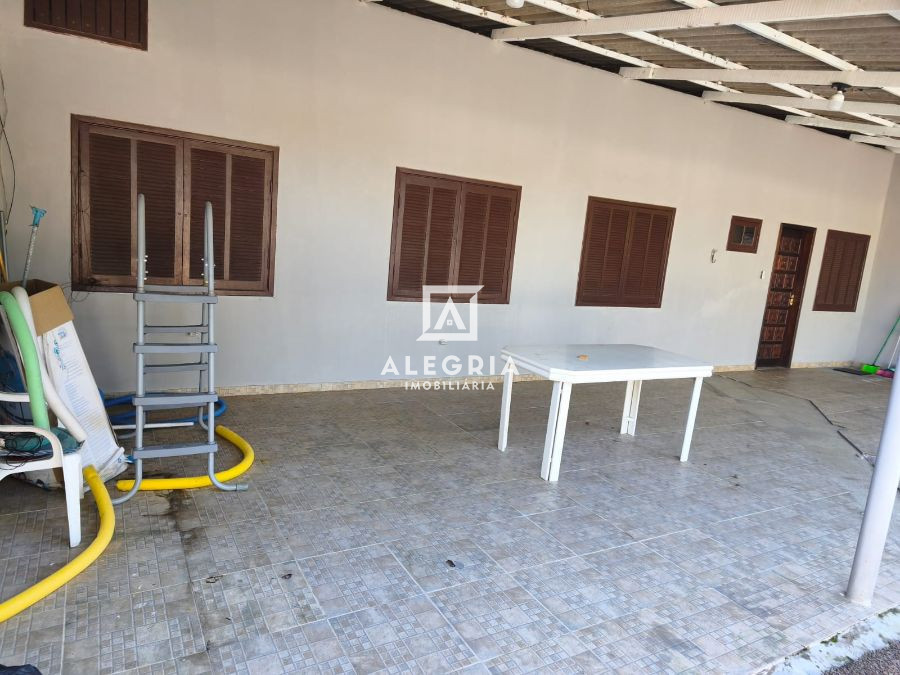 Casa térrea com estrutura para sobrado 3 dormitórios a 2 quadras da praia em Guaratuba