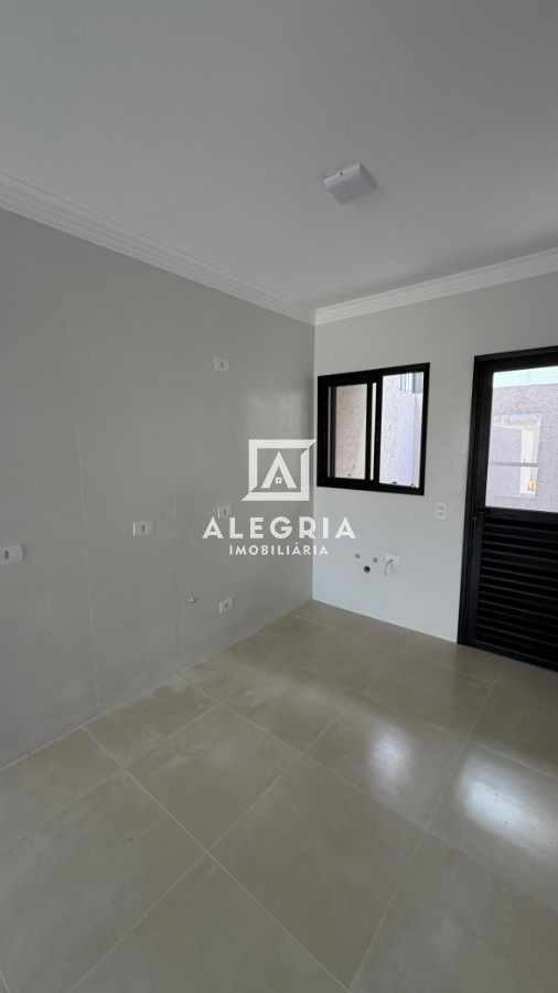 Linda Casa Contendo 03 Dormitórios Sendo 01 Suite em Condominio no Afonso Pena em São José dos Pinhais