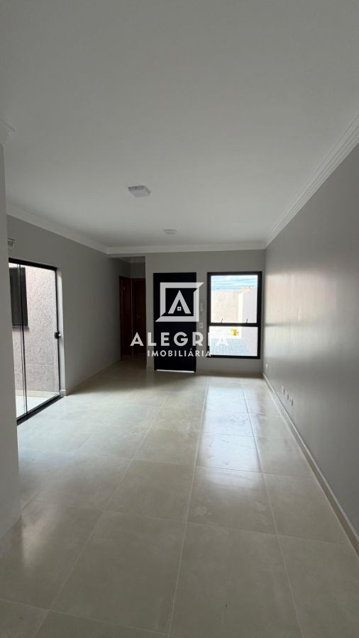 Linda Casa Contendo 03 Dormitórios Sendo 01 Suite em Condominio no Afonso Pena em São José dos Pinhais