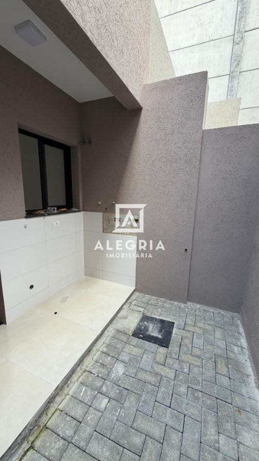 Linda Casa Contendo 03 Dormitórios Sendo 01 Suite em Condominio no Afonso Pena em São José dos Pinhais