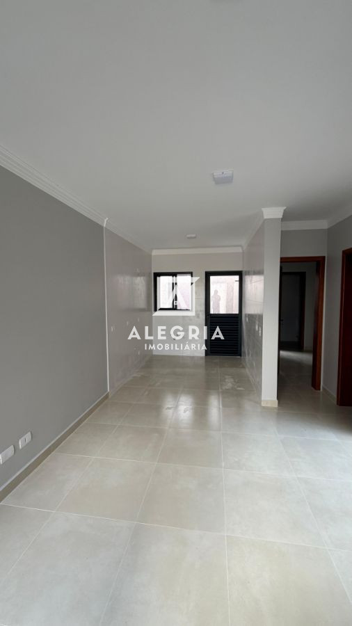 Linda Casa Contendo 03 Dormitórios Sendo 01 Suite em Condominio no Afonso Pena em São José dos Pinhais
