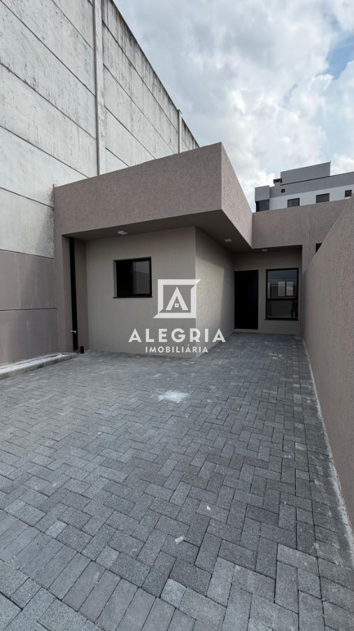 Linda Casa Contendo 03 Dormitórios Sendo 01 Suite em Condominio no Afonso Pena em São José dos Pinhais