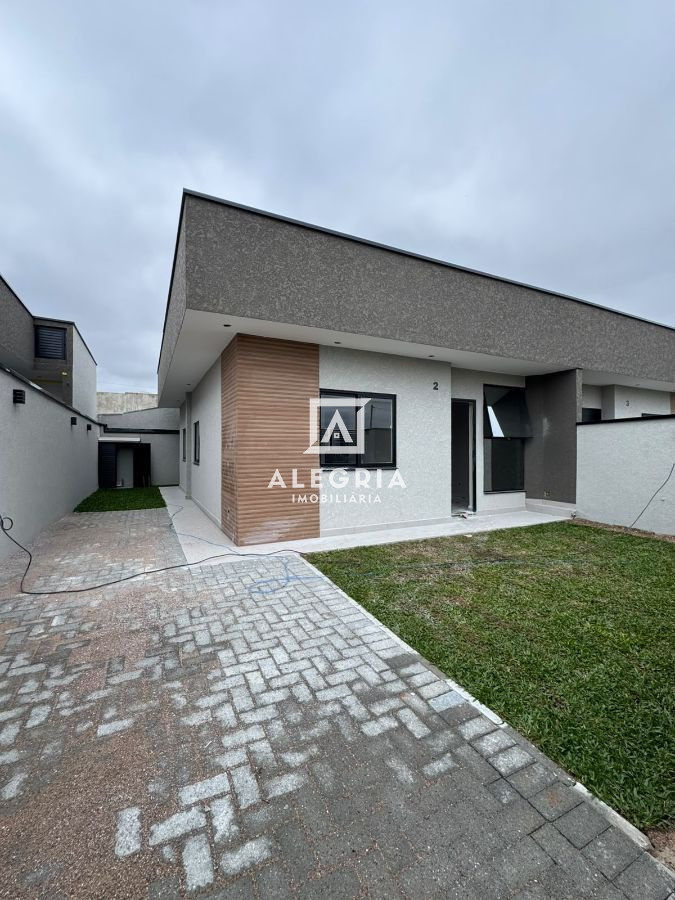 Linda casa com espaço de terreno no Barro Preto em São José dos Pinhais