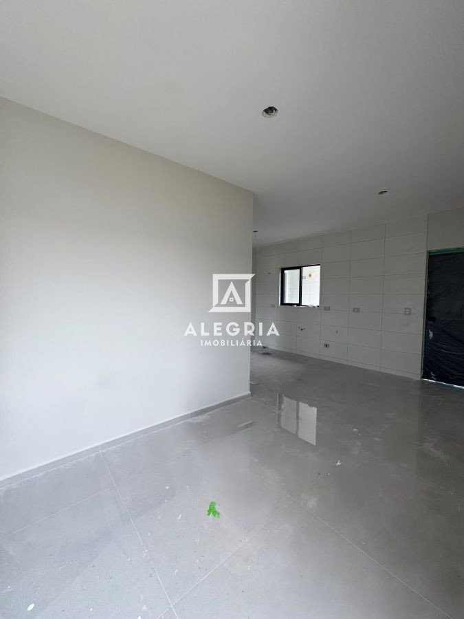 Linda casa de esquina com amplo espaço de terreno no Barro Preto em São José dos Pinhais