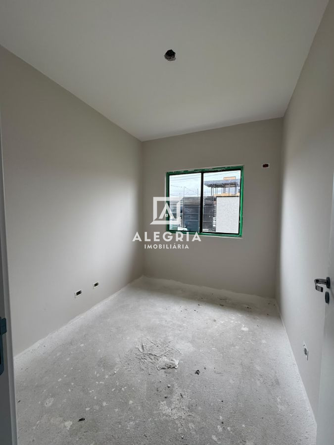 Linda casa de esquina com amplo espaço de terreno no Barro Preto em São José dos Pinhais