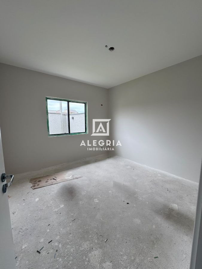 Linda casa de esquina com amplo espaço de terreno no Barro Preto em São José dos Pinhais