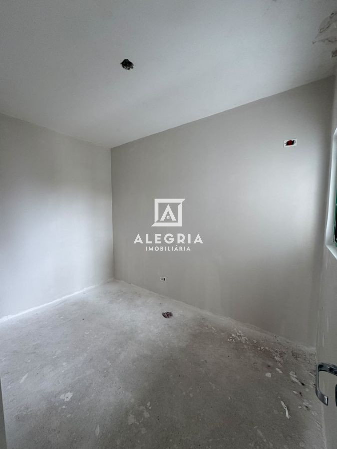 Linda casa de esquina com amplo espaço de terreno no Barro Preto em São José dos Pinhais